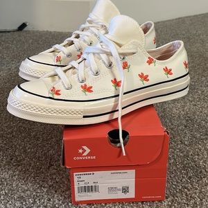 Converse Women’s Size 10